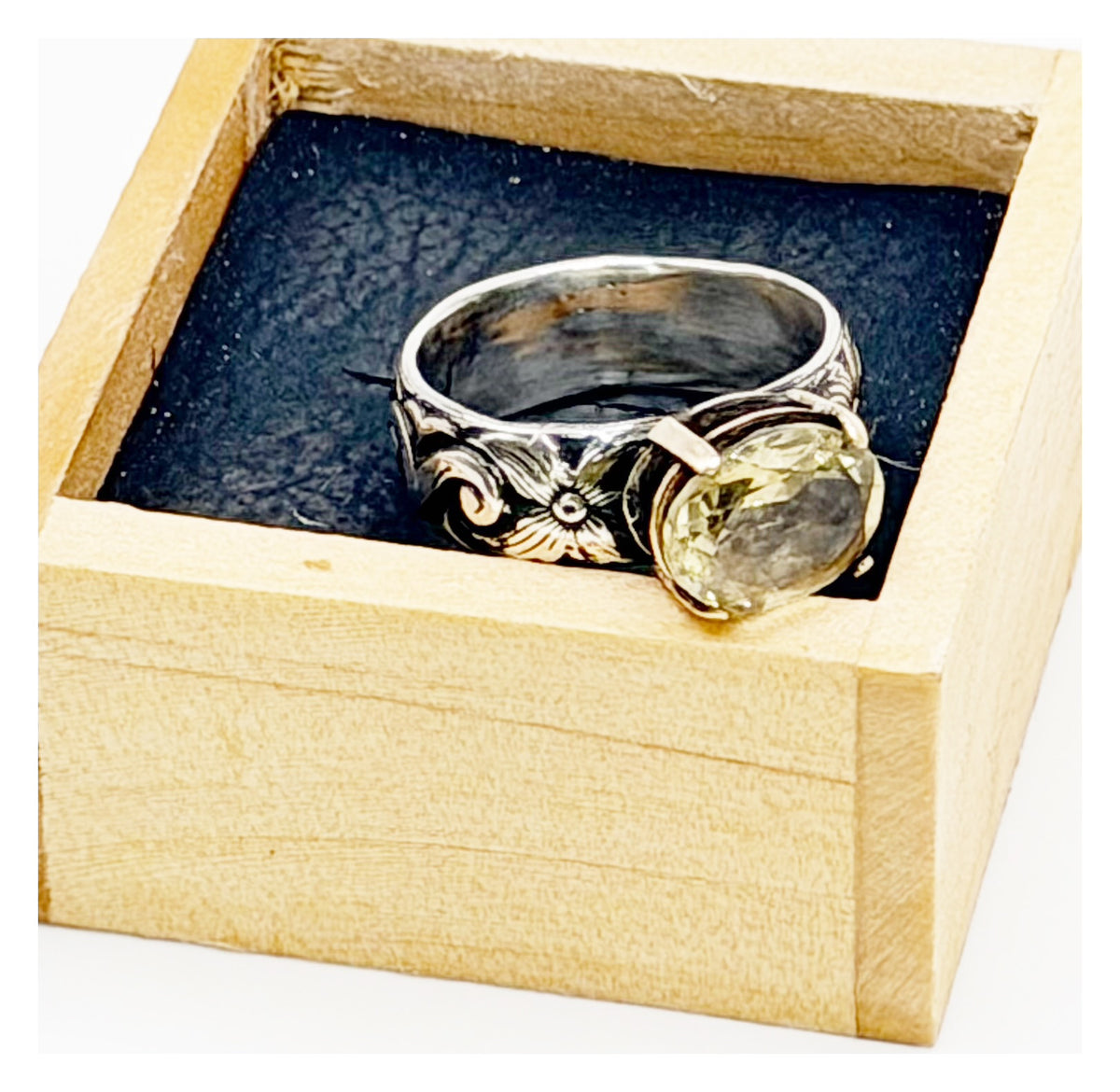 Floral Faceted Lemon Quartz Sterling Silver Band Ring